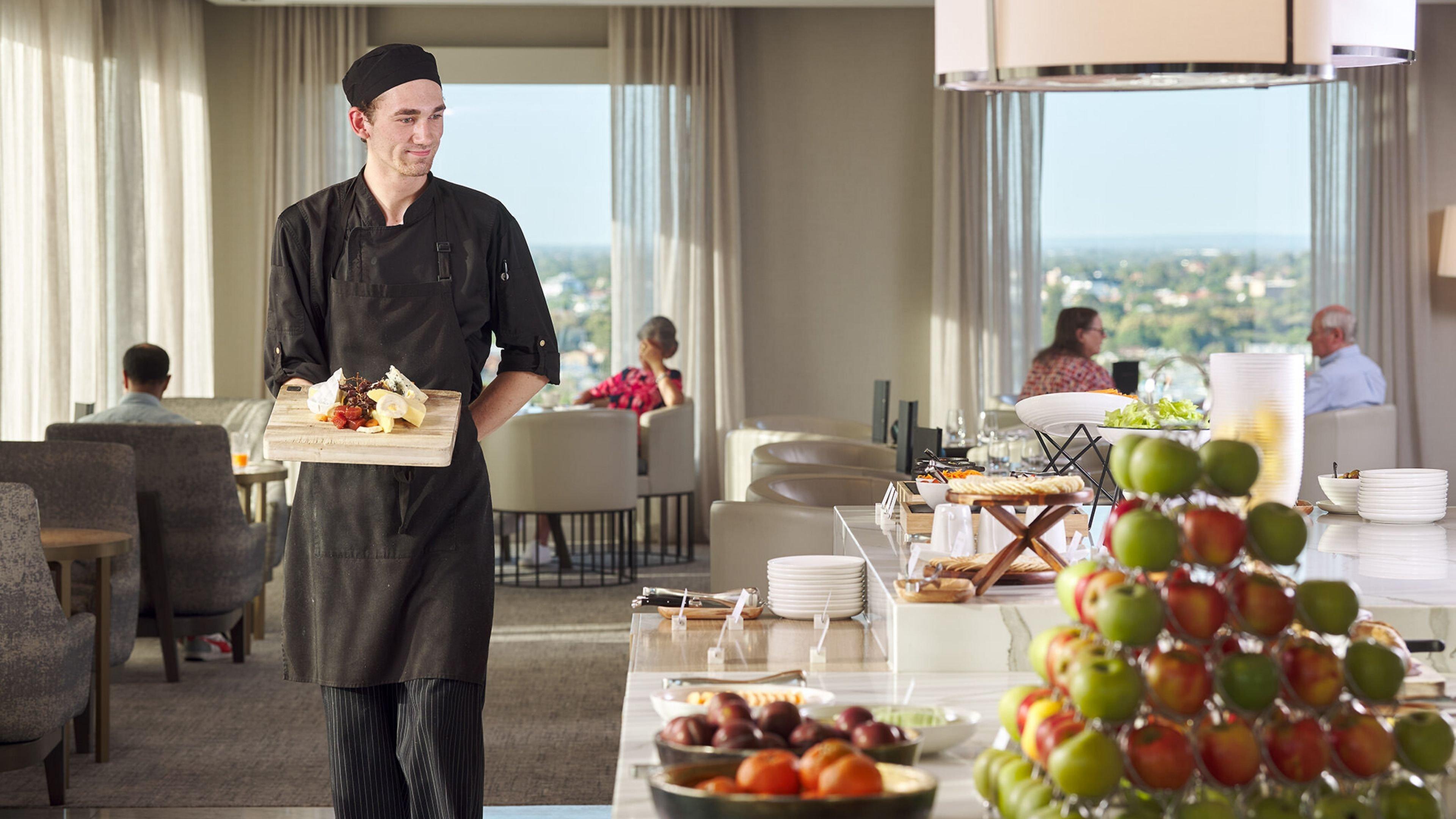 Intercontinental Perth City Centre By Ihg Exterior foto A private chef at work